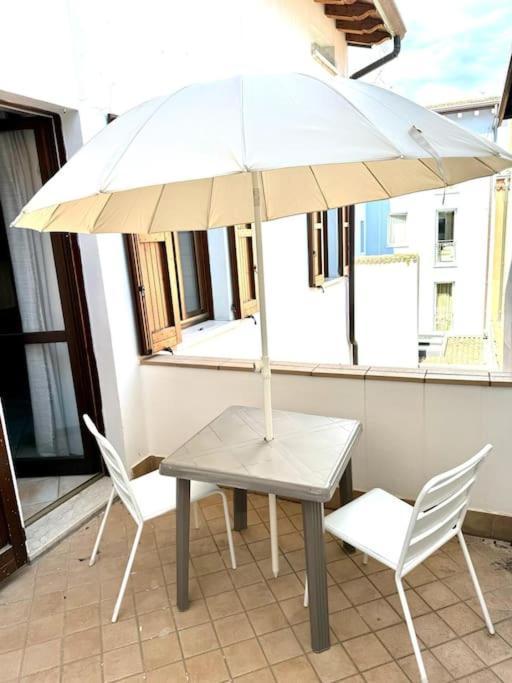 Appartamento Santa Maria Desenzano del Garda Bagian luar foto