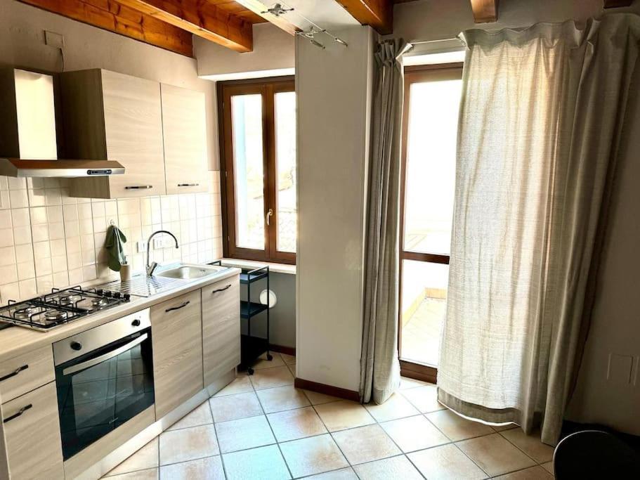 Appartamento Santa Maria Desenzano del Garda Bagian luar foto
